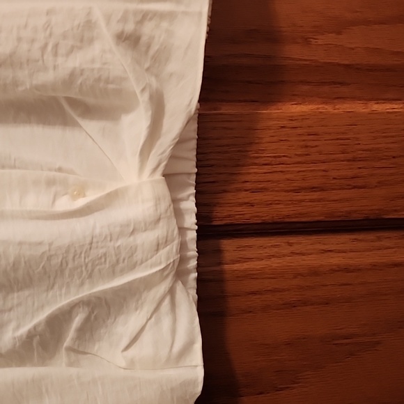 Sleeveless button up shirt. - Picture 2 of 6